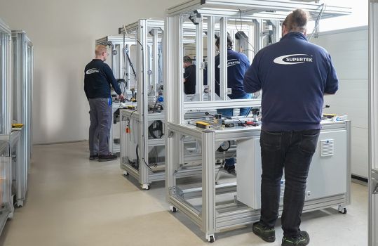 Sondermaschinenbau Serienproduktion bei der Firma supertek GmbH